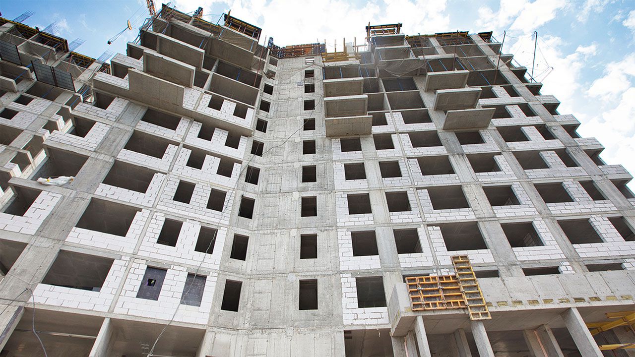 На месте снесенных домов в Москве строят более 100 новостроек по реновации